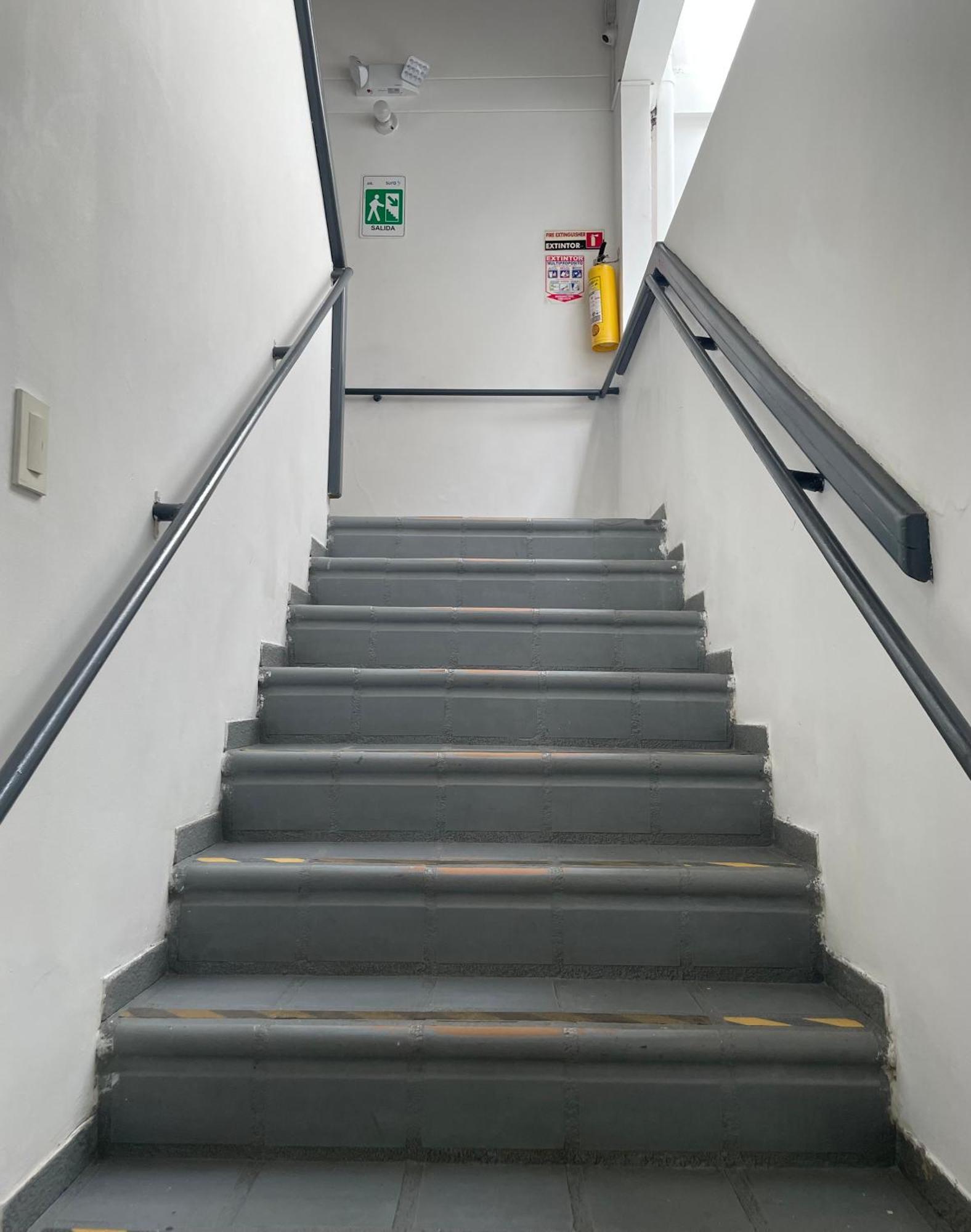 Hostal Lleras Calle 8 Medellín Zewnętrze zdjęcie