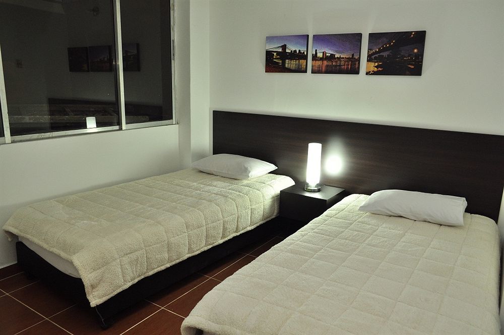 Hostal Lleras Calle 8 Medellín Zewnętrze zdjęcie