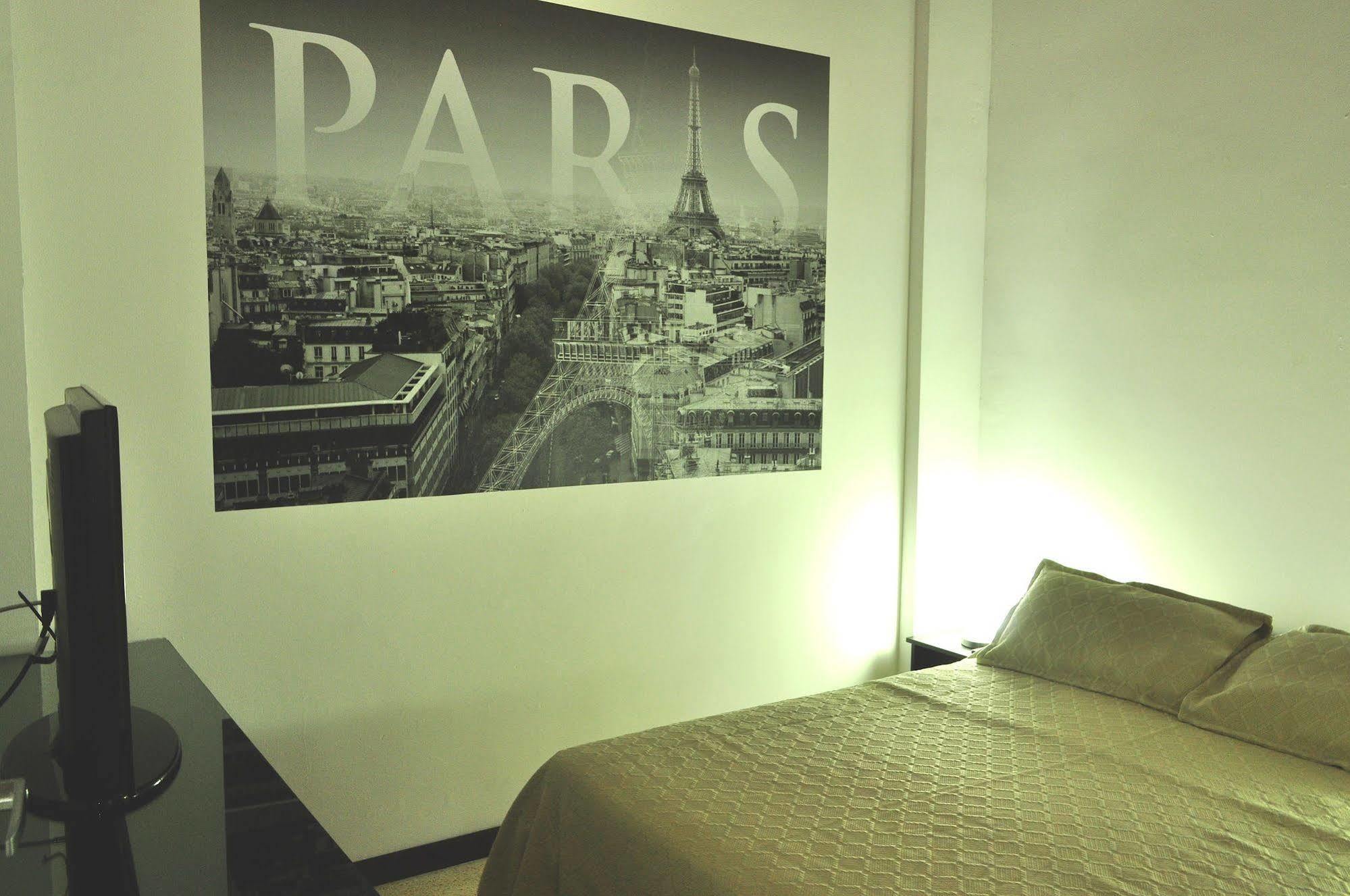 Hostal Lleras Calle 8 Medellín Zewnętrze zdjęcie