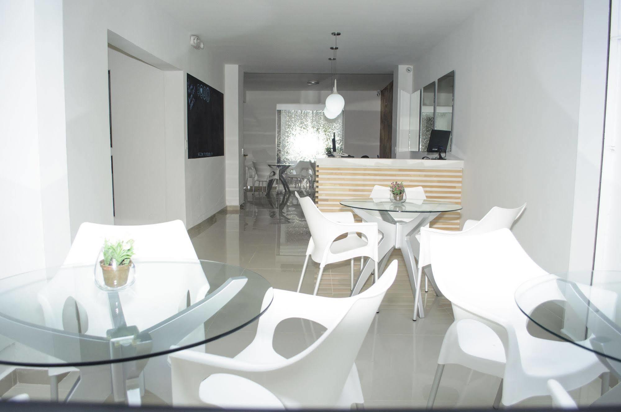 Hostal Lleras Calle 8 Medellín Zewnętrze zdjęcie